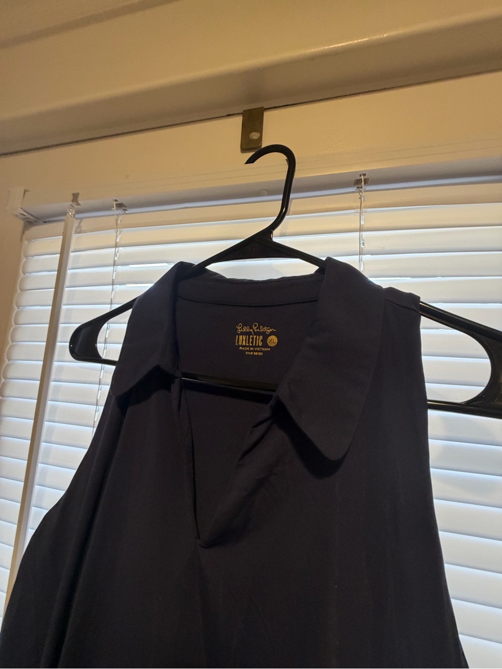 Lilly Pulitzer Sleeveless True Navy Polo Top built in bra  XL LIKE NEW Luxletic - Picture 3 of 4